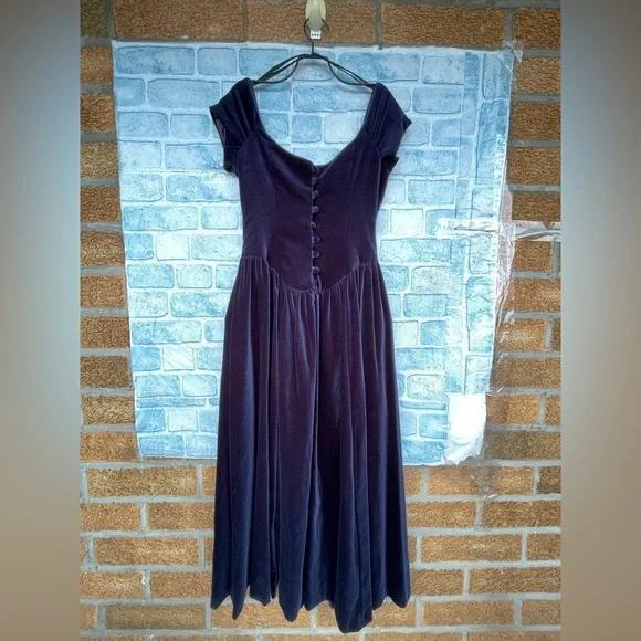 free people green velvet dress Miss Circle Women Zenaida Emerald Green Cutout High Slit Velvet Gown main image 1